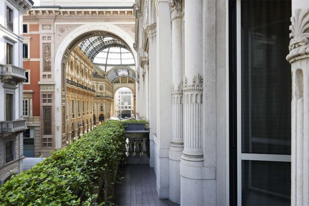 il y a plusiers hotels prestigieusìx dans le centre de milan